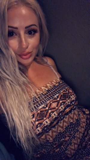 Anne-lucie call girl in Knoxville TN and sex clubs
